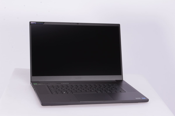 Razer Blade 17 (RZ09-0423NGC3-R3G1) - Stockclearing